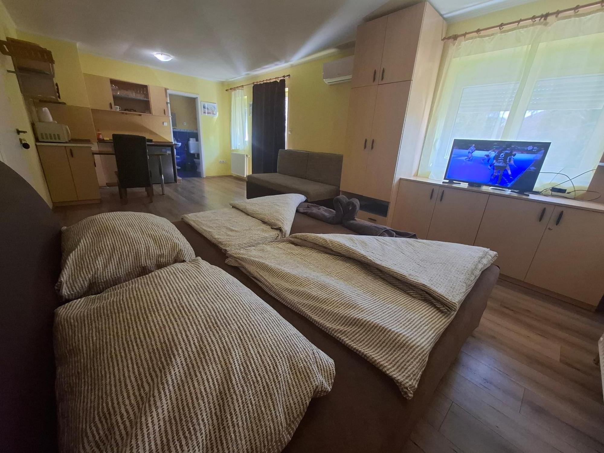 Ilona Apartmanhaz Siófok Exterior foto